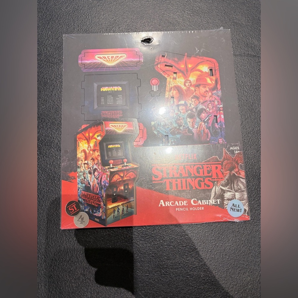 NWT Stranger Things Arcade Cabinet Pencil Holder